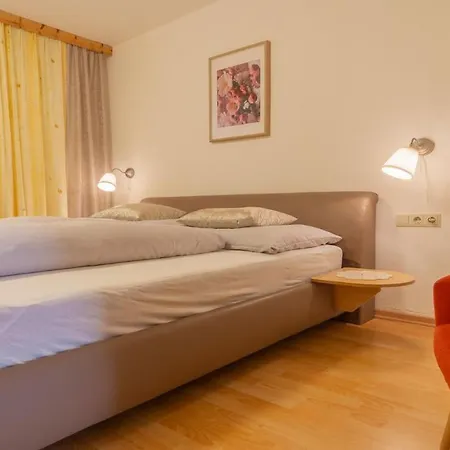 Haus Ferchl Нойштифт-им-Штубайталь