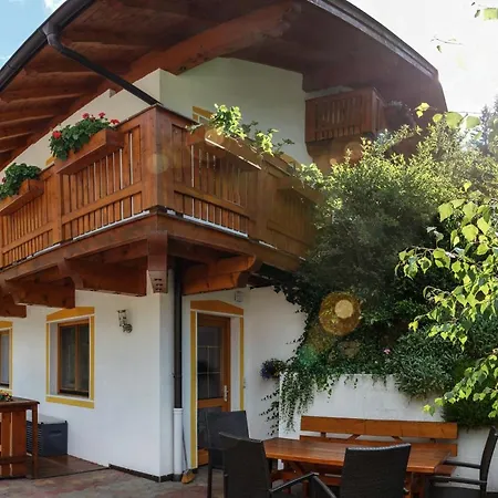 Haus Ferchl شقة